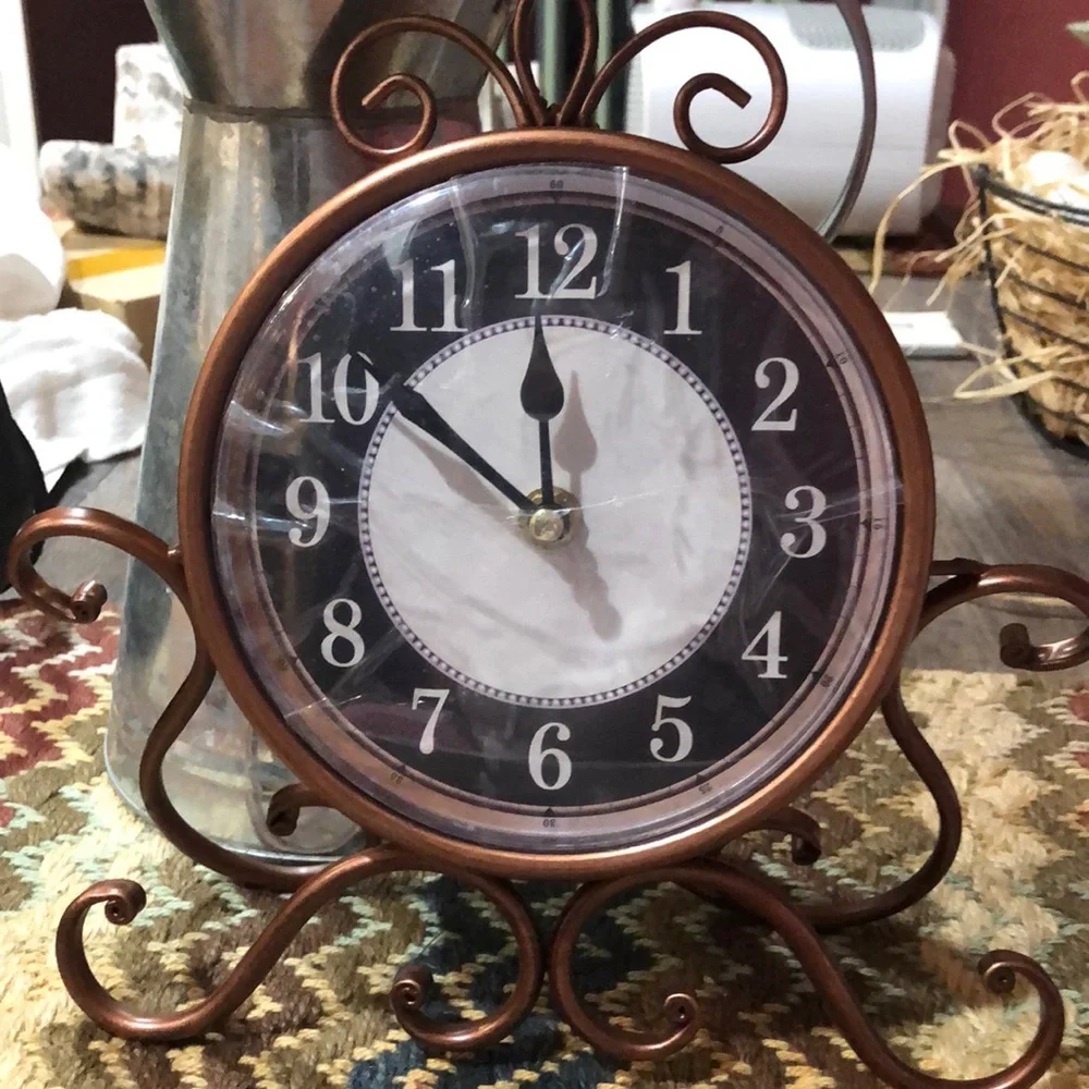 Retro Vintage Metal Table Top Mantel Clock  New